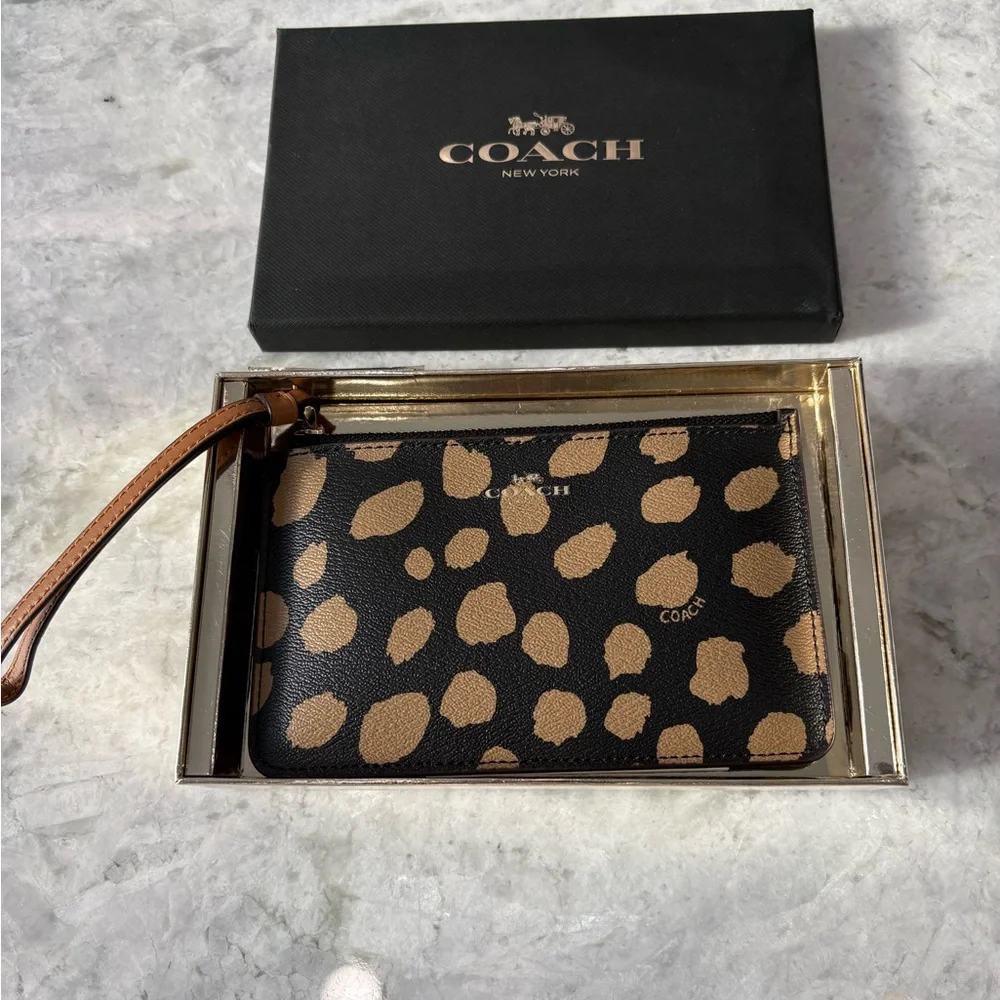 Coach Black and Cream Deer Spot Wristlet New In Box - Picture 1 of 4